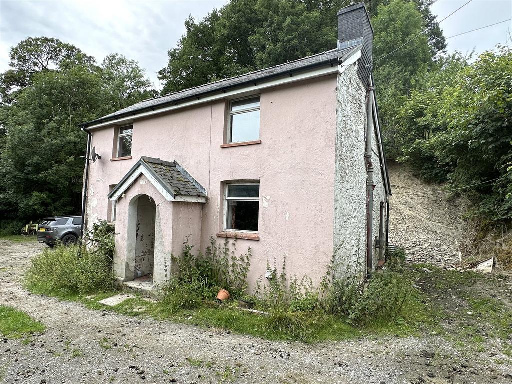 Coed Y Gaer Fach, Llandinam, Powys, SY17 2 bed detached house for sale