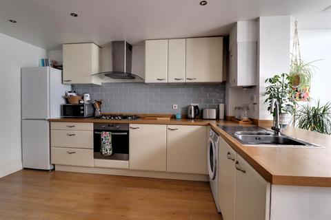 72 Boakes Drive, Stonehouse, GL10 3QW