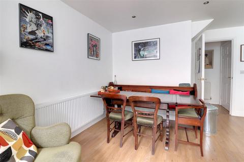 72 Boakes Drive, Stonehouse, GL10 3QW