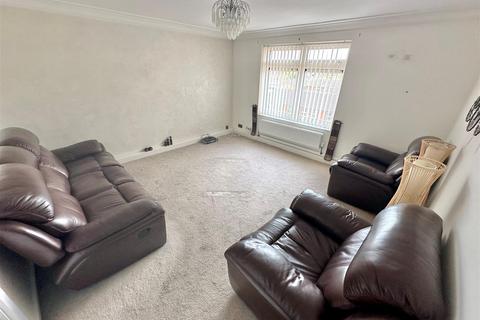 2 bedroom apartment for sale, Denham Close, Luton