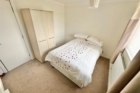 33 Denham Close, Luton, LU3 3TS