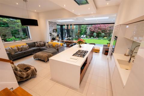 5 bedroom detached house for sale, Kensington Gardens, Hale