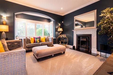 5 bedroom detached house for sale, Kensington Gardens, Hale