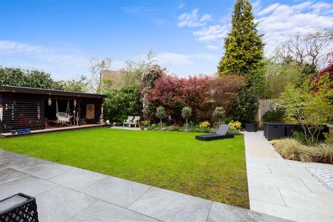 5 bedroom detached house for sale, Kensington Gardens, Hale