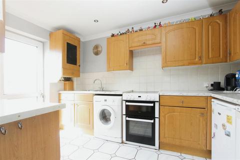 3 bedroom terraced house for sale, Meresborough Road, Rainham