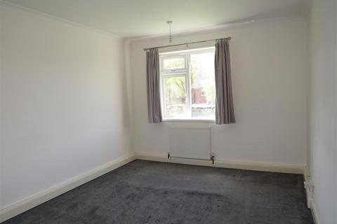 3 bedroom flat to rent, Chester Road, Birmingham B36