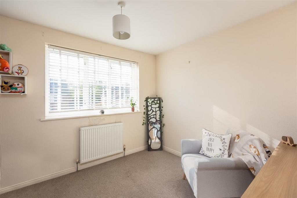 Hudson Close 22 Bedroom 2.jpg