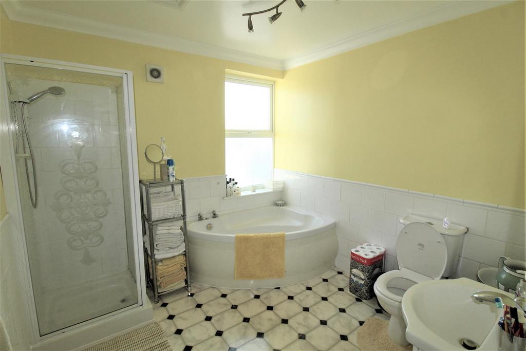 Family bathroom/shower room w.c