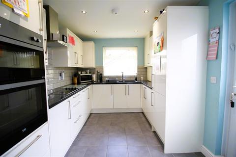 3 bedroom detached house for sale, Bolehill Park, Brighouse HD6