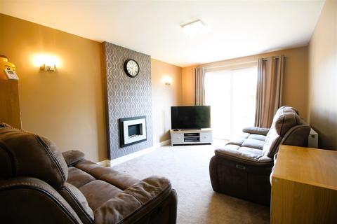 32 Bolehill Park, Hove Edge, Brighouse, HD6 2RS