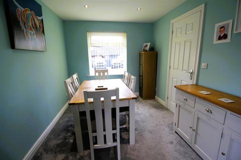 32 Bolehill Park, Hove Edge, Brighouse, HD6 2RS