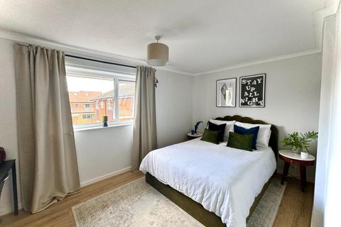2 bedroom apartment for sale, Edmonton Road, Woodsmoor