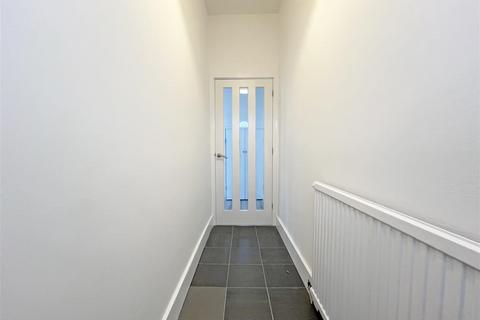 3 bedroom end of terrace house to rent, Carlton Hill, Nottingham NG4