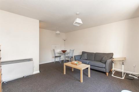 2 bedroom flat to rent, Flamingo Court, Nottingham NG7