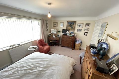 1 Dalesway, Wirral, CH60 4RU