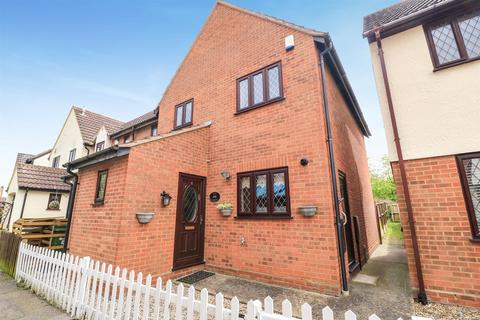 3 bedroom end of terrace house for sale, Larch Walk, Hatfield Peverel, Chelmsford