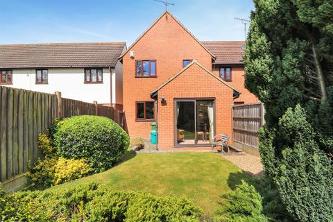 3 bedroom end of terrace house for sale, Larch Walk, Hatfield Peverel, Chelmsford