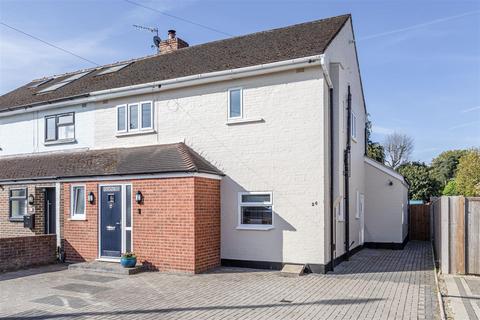 4 bedroom semi-detached house for sale, Heathervale Road, New Haw