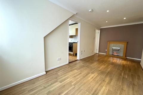1 bedroom property to rent, High Street, Buxed, TN22 4JZ