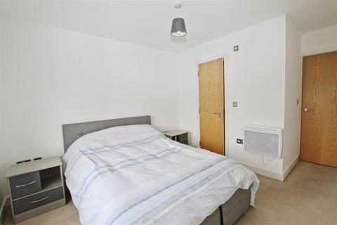 2 bedroom flat to rent, Plaza Royal Mews, Southend-On-Sea