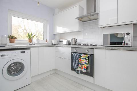 1 bedroom apartment for sale, Crescent Road, Warley, Brentwood