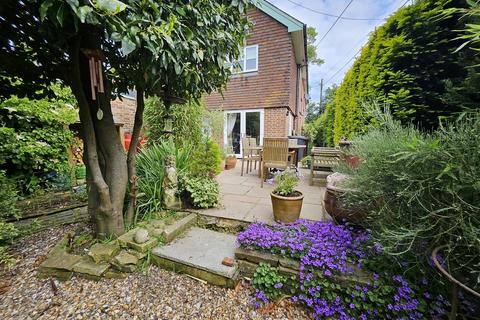 3 bedroom semi-detached house for sale, Palehouse Common, Framfield TN22 5QY