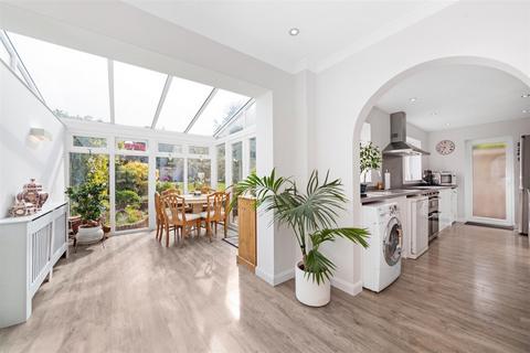 86 Eldon Road, Caterham, CR3 5JR