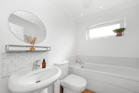 86 Eldon Road, Caterham, CR3 5JR