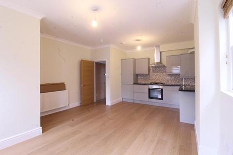 3 bedroom apartment to rent, New Wanstead, London