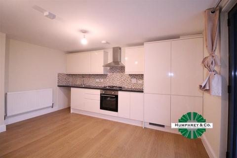 1 bedroom apartment to rent, High Road, Ilford