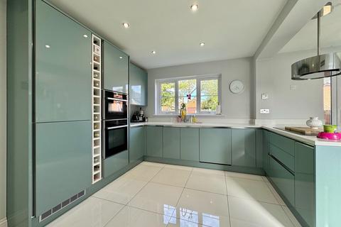 4 Croxon Way, Burnham-on-crouch, CM0 8QR