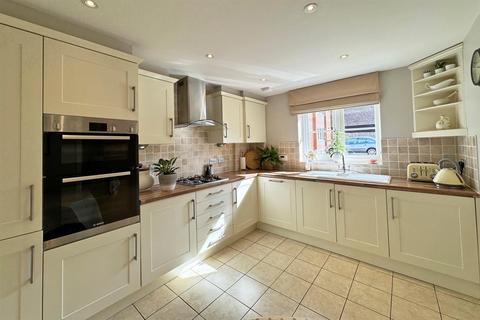 3 bedroom semi-detached house for sale, Chiddingfold - No Onward Chain