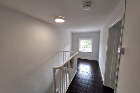 2 bedroom apartment to rent, Apartment at Salop Road, Oswestry