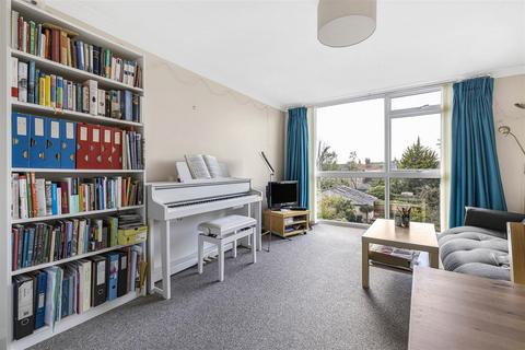 2 bedroom apartment for sale, Lilac Court, Cambridge CB1