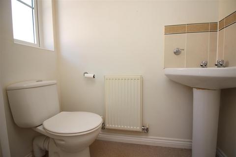 3 bedroom terraced house to rent, Pippin Close, Ash, Canterbury