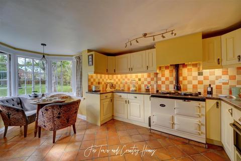 4 bedroom detached house for sale, 91 Lower Howsell Road, Malvern WR14