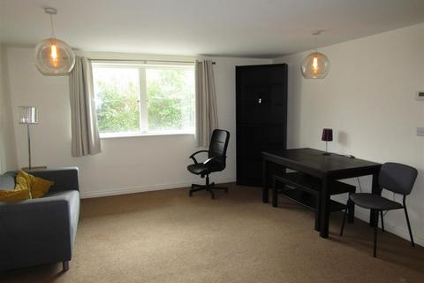 2 bedroom flat to rent, Richmond Court, Exeter EX4