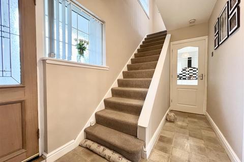 6 Barn Close, Cradley Heath, B64 7NQ