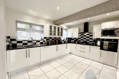 6 Barn Close, Cradley Heath, B64 7NQ