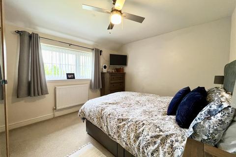 6 Barn Close, Cradley Heath, B64 7NQ