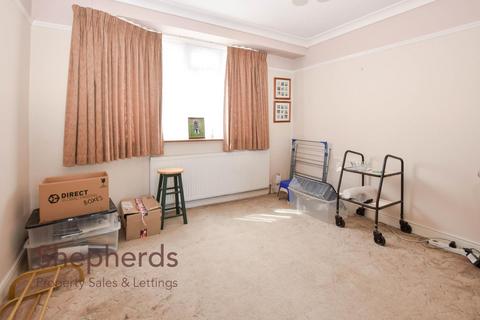 6 Carleton Road, Cheshunt, Waltham Cross, EN8 0BB