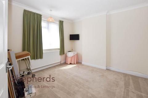 6 Carleton Road, Cheshunt, Waltham Cross, EN8 0BB