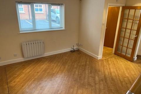 2 bedroom house to rent, Russell Street - Kettering