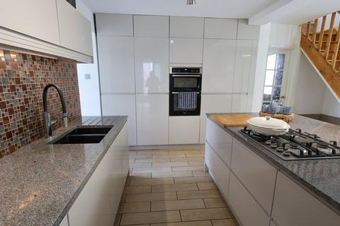 3 Central Avenue, St Austell, PL25 4JG