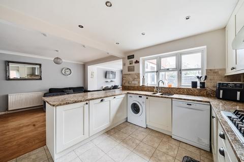 4 bedroom detached house for sale, Canterbury Road, Flitwick, MK45
