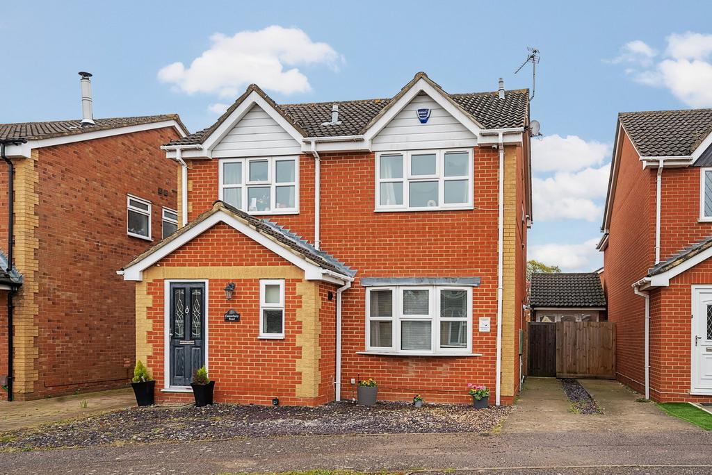 Canterbury Road, Flitwick, MK45 4 bed detached house for sale £525,000