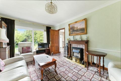 165 Francis Close, Epsom, KT19 0JT