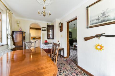 165 Francis Close, Epsom, KT19 0JT