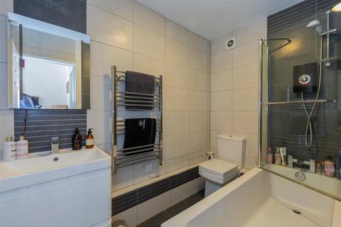 1 bedroom property for sale, Barnfield, Slough