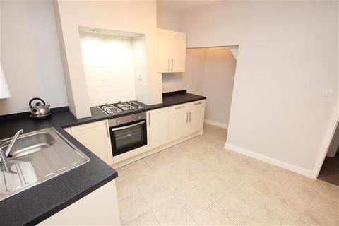 2 bedroom terraced house to rent, West View, Knowle Lane, Darwen, BB3 0EG